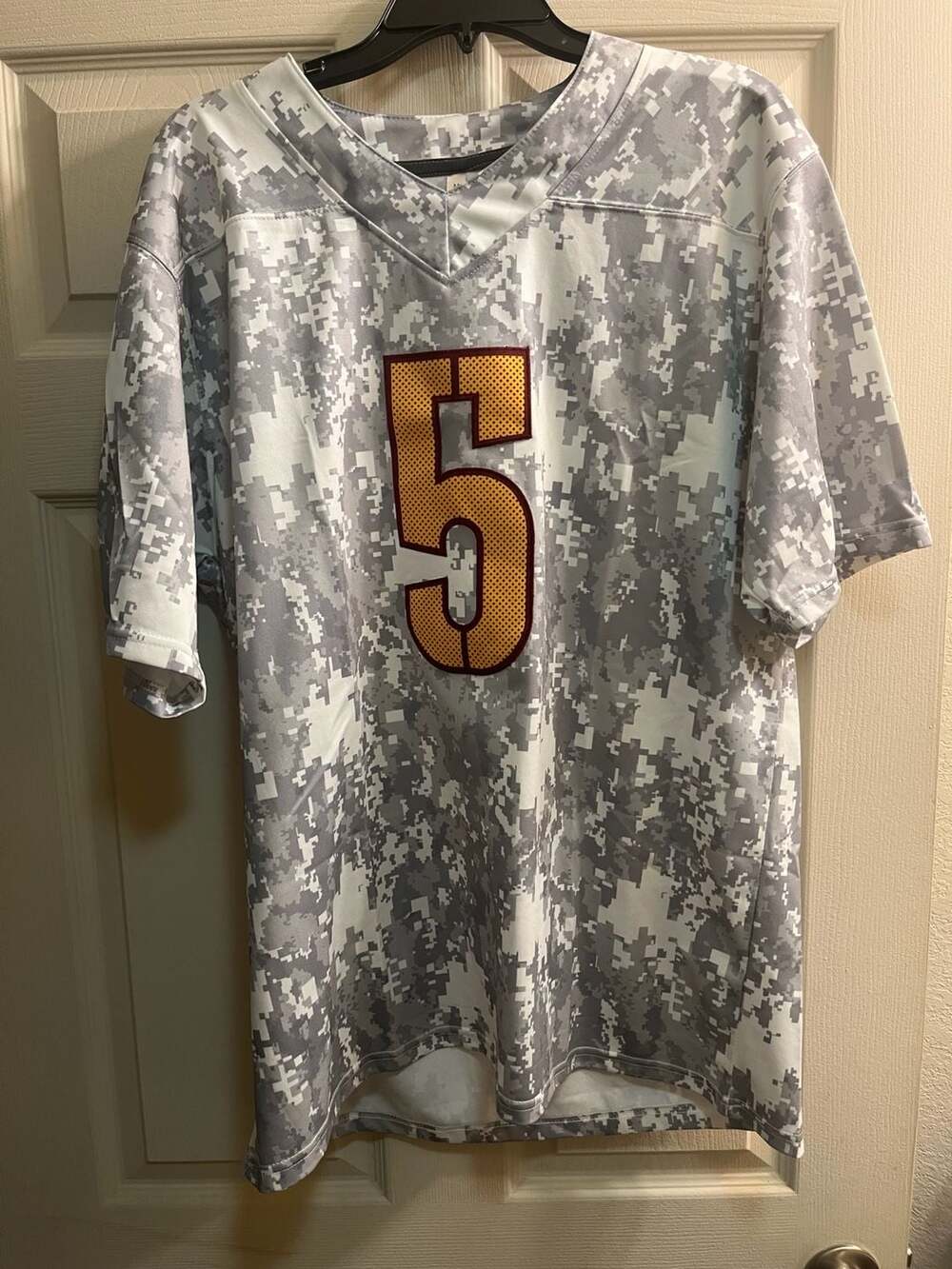 Washington Commanders Daniels Jersey Size M Camo